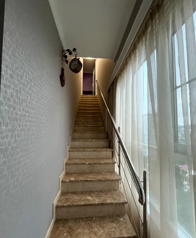 Пентхаус с видом на Морпорт в центре города