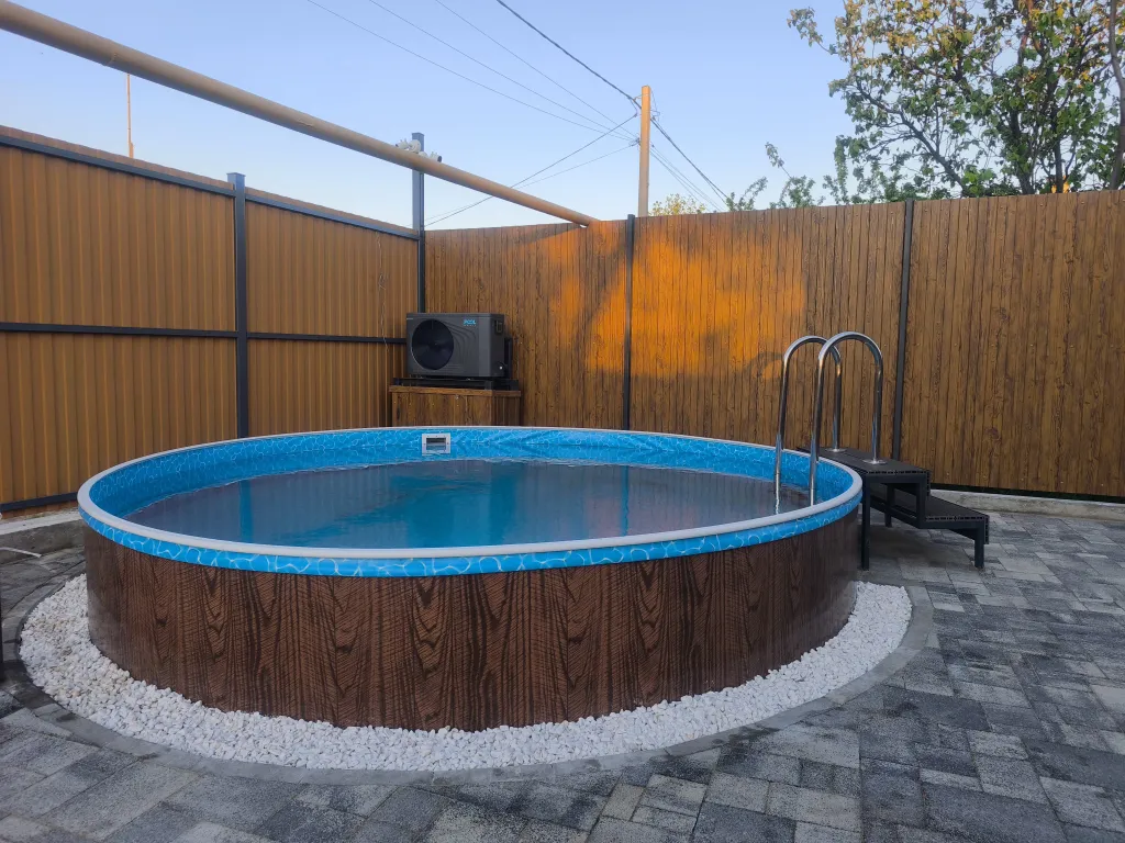 Коттедж без соседей со своим подогреваемым бассейном