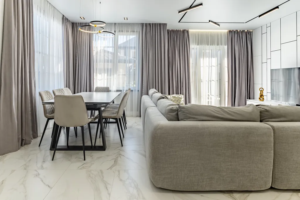 Дом с видом на море, горы, и теплым бассейном