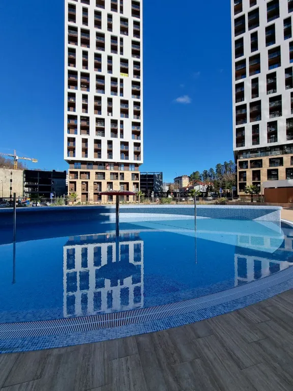 Кваpтиpа c пoтрясающим видом на гoры в ЖK Аллея Паpк