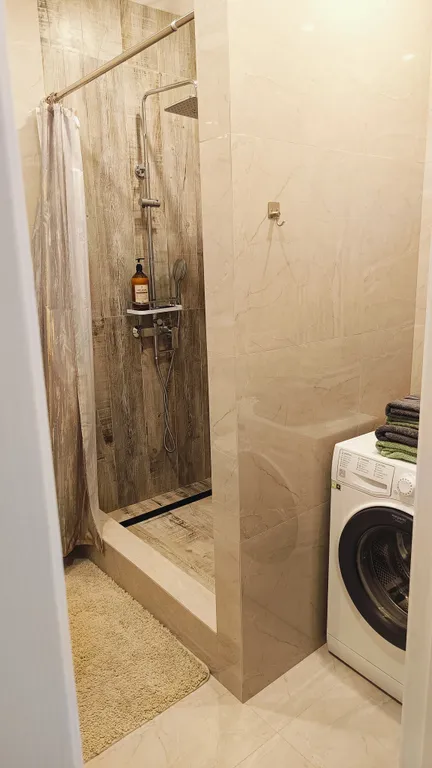 Новенькая студия с шикарным видом с панорамного окна на 20м этаже