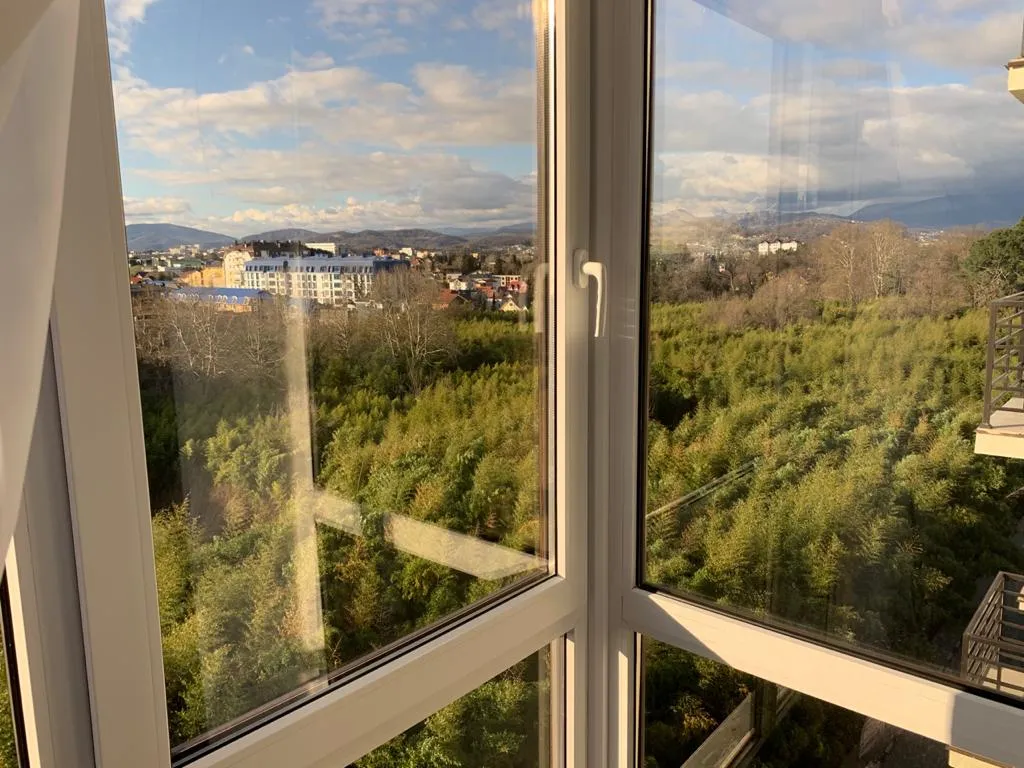 Квартира Квартира Стильная евротрешка в ЖК Соренто Парк с видом на море и горы — Сириус