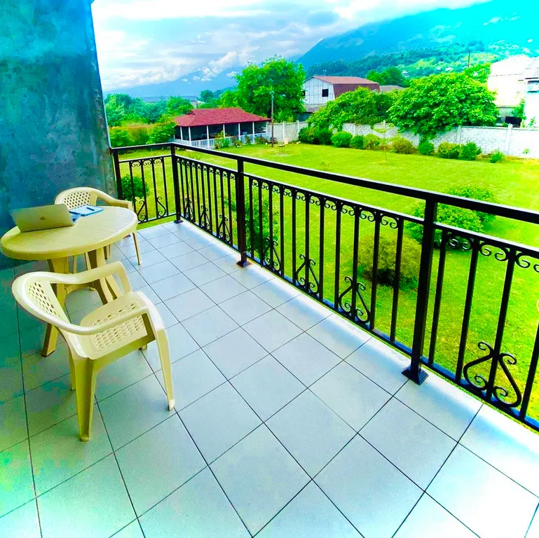 Полулюкс с балконом-террасой и панорамным видом на горы