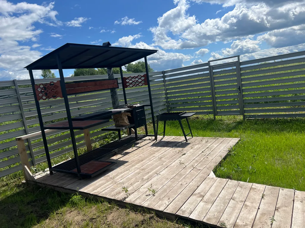 Домик с видом на озеро