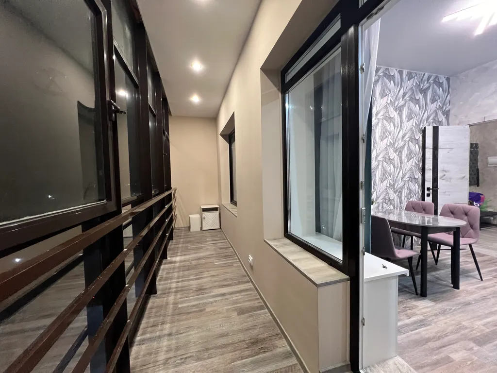 Уютная квартира с новым ремонтом с видом на взлётную полосу