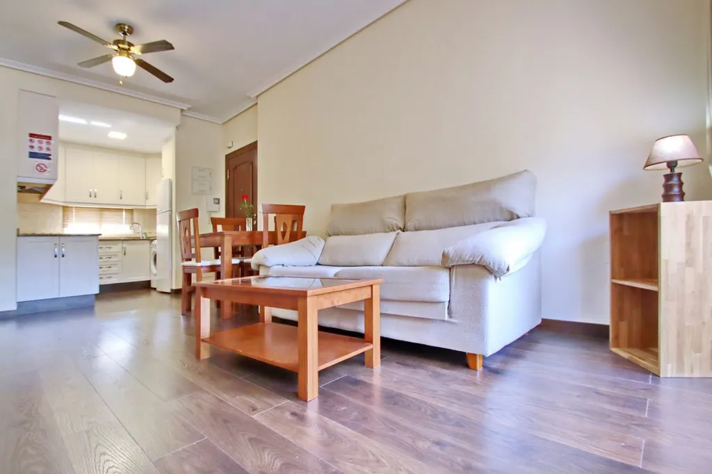 Апартаменты с видом на тихий сад рядом с морем