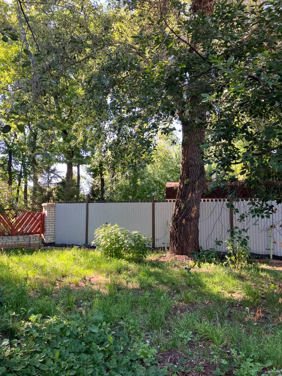 Трёхэтажный коттедж с сауной и бассейном в тихом заливе волги