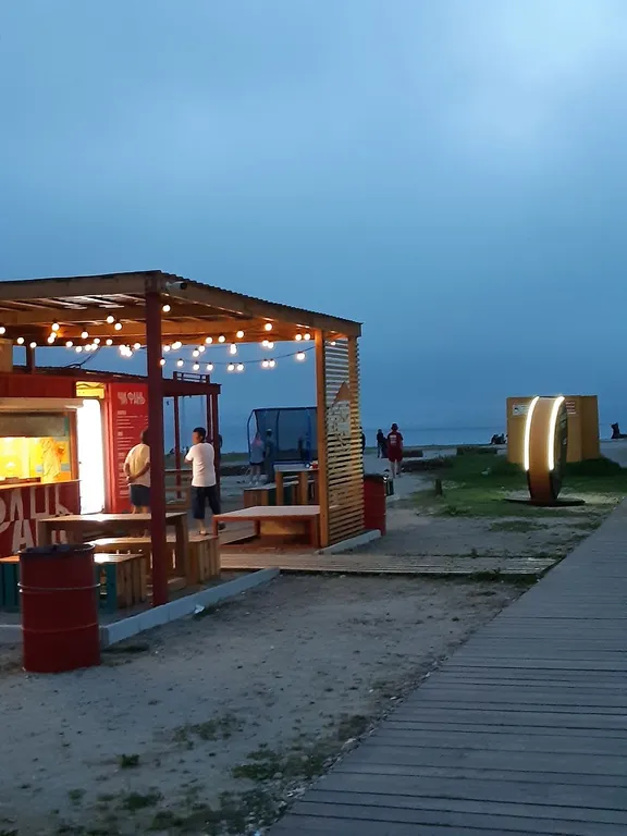 Отличная студия с видом на море, в центре