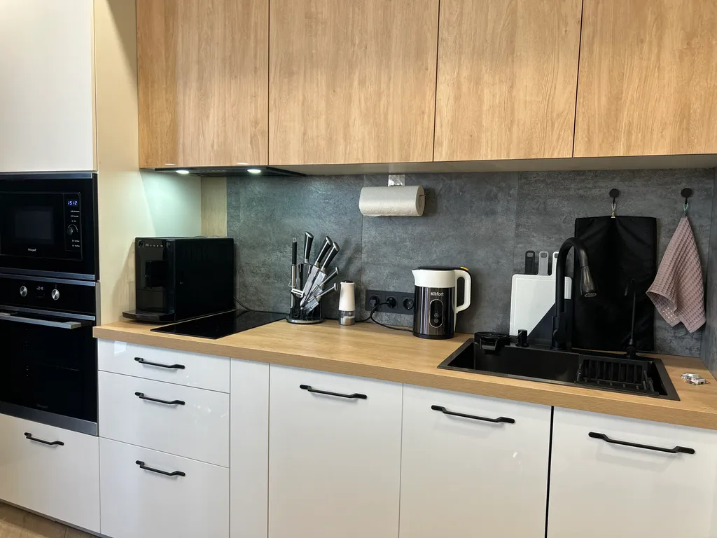 Современная студия с террасой