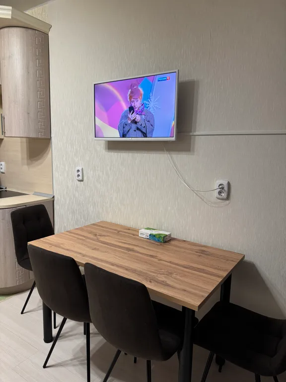 Большая евро-двухкомнатная квартира в самом центре у ТЦ Титан Арена.