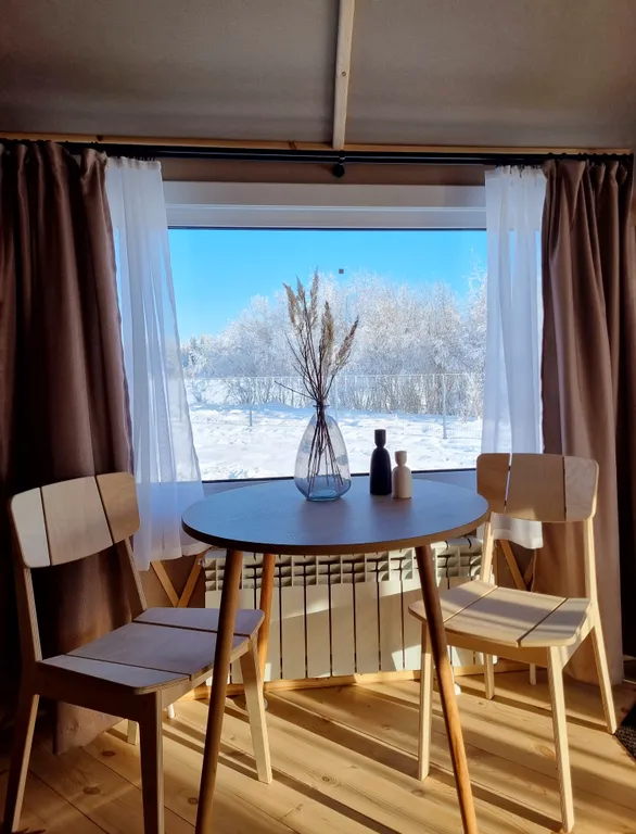 Комфортабельная юрта с панорамным окном, холодильником и микроволновко