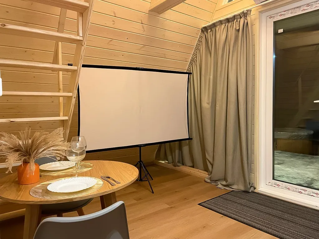 Коттедж Коттедж Уютный а-фрейм с камином и купелью на террасе — Сычево