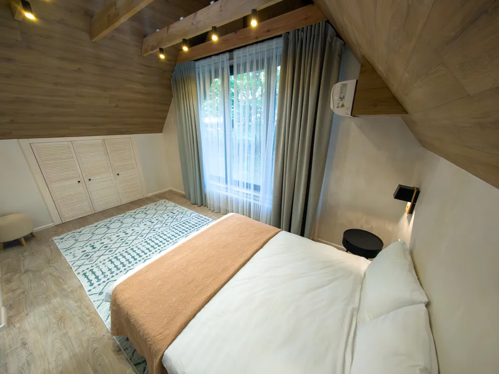 Двухуровневые апартаменты в тихом пространстве