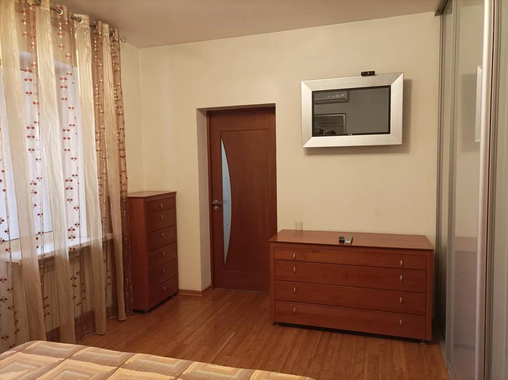 Дом на Комарова.