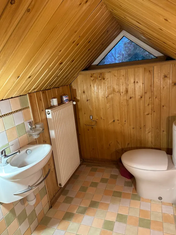 Дом в центре города с бассейном и баней