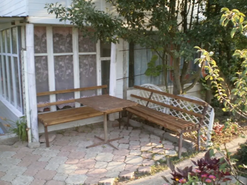 Большой дом-дача с двором, бассейном, беседкой, мангалом