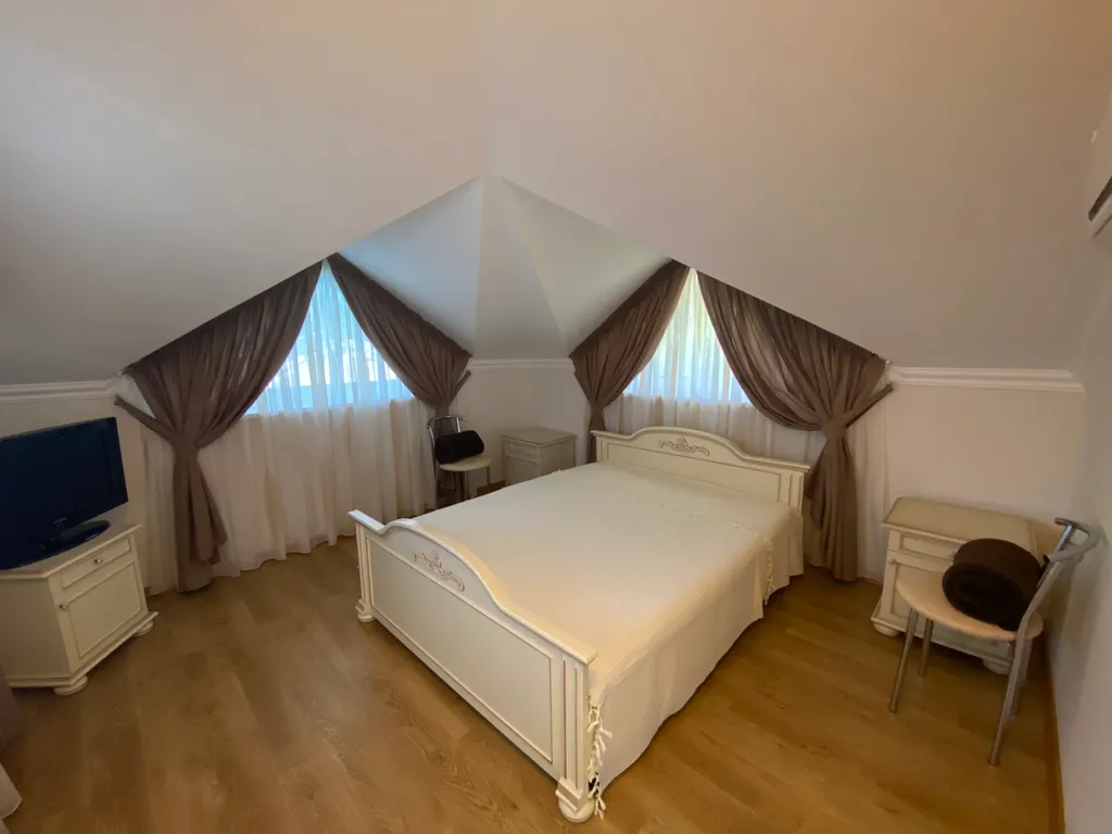 Вилла с панорамной баней и бассейном