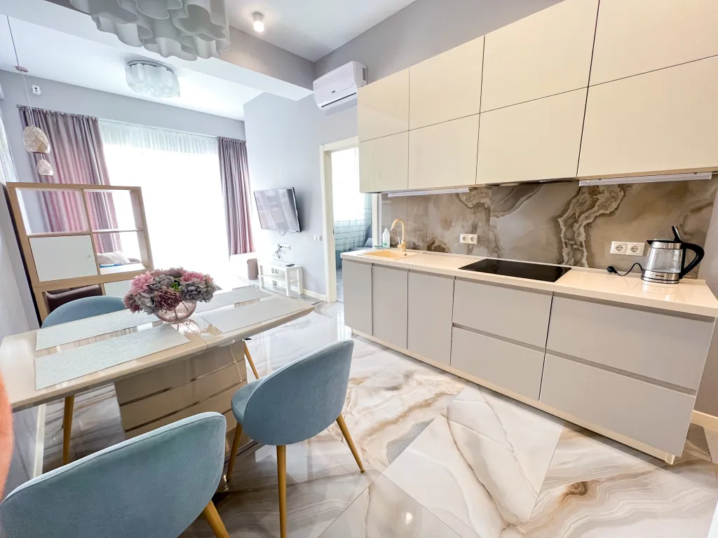 Очень уютная 2-комнатная квартира с видом на море — аренда посуточно в Сочи