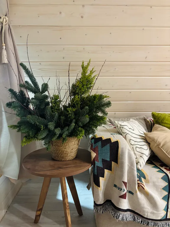 А-фрейм в лесу с банным чаном