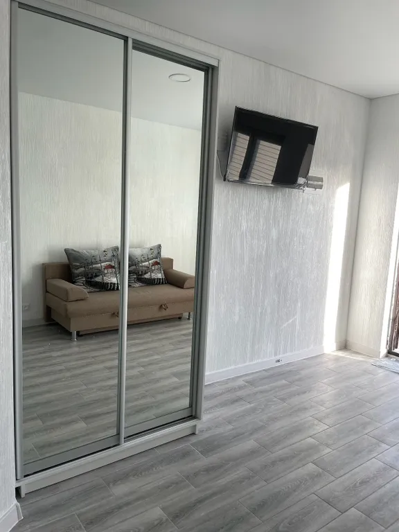 Студия в гостевом доме на 3 этаже с видом на море и горы