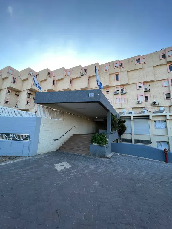 GW317 Квартира с бассейном с видом на море (Gugel Waves Nahariya)