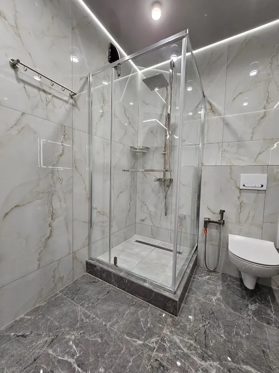 Квартира люкс с видом на гору в 5 мин езды от аэропорта и экспо центра