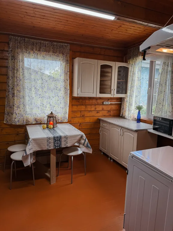 Уютный домик в саду