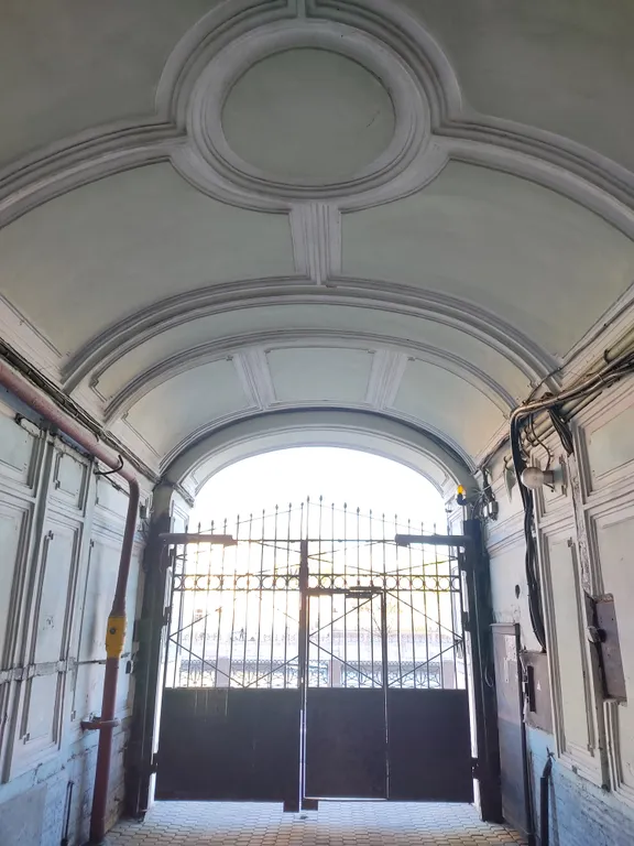 Просторная квартира рядом с Невским проспектом с парковкой