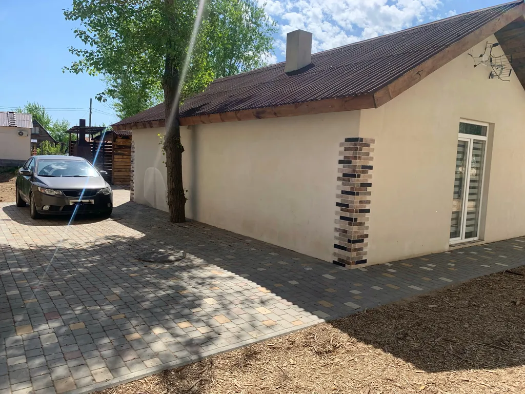 Уютный дом с камином