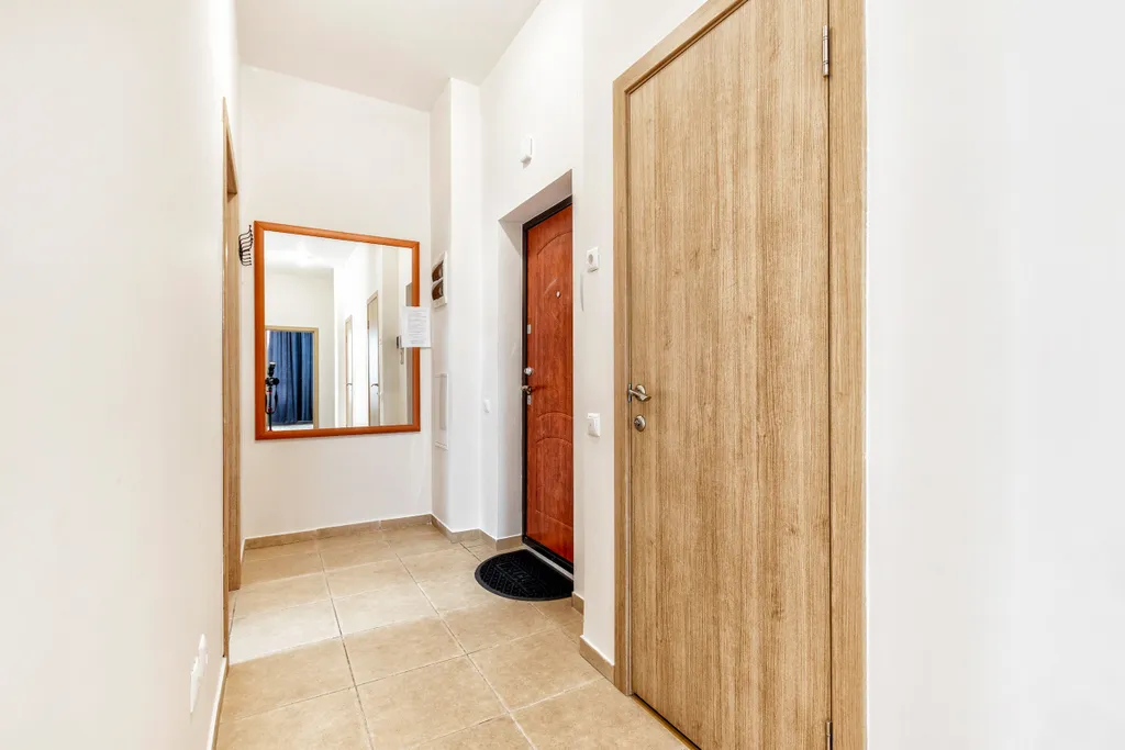 Уютная трехкомнатная квартира с тремя двухспальными кроватями на Экспо