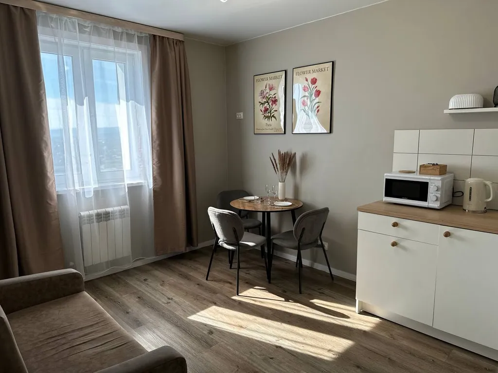 Квартира с кондиционером, видом на реку и удобным расположением