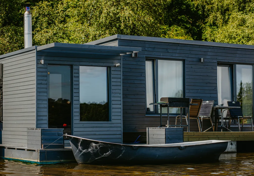 Плавучий дом Сазан