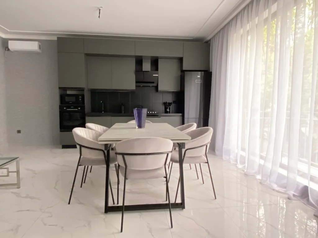 Апартамент с видом на море и город