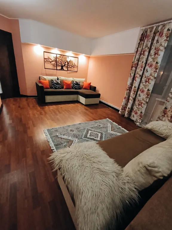 Большая трёхкомнатная квартира