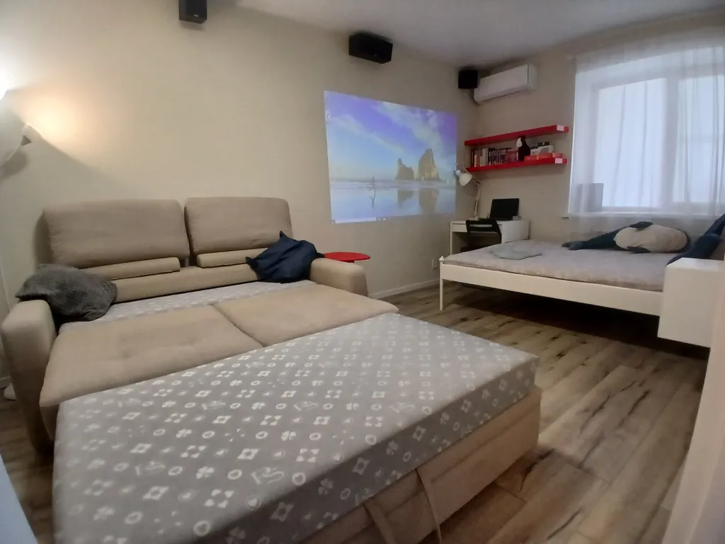 Уютная квартира с проектором