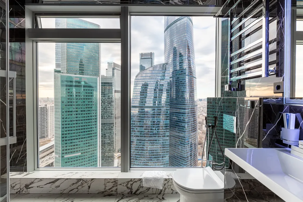 Lux  Jacuzzi floor 48