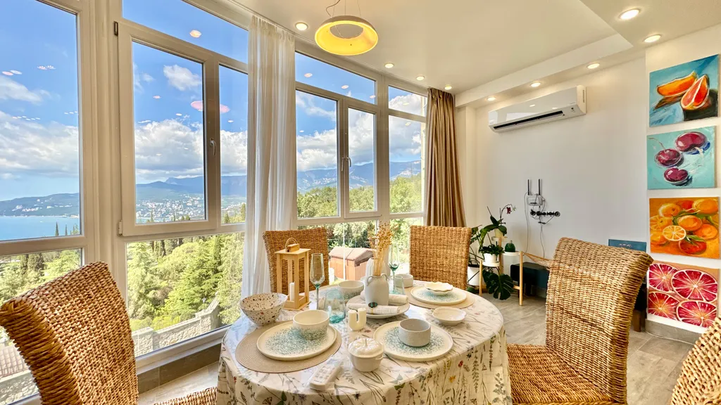 Квартира с дизайнерским ремонтом и видом на море Восход Ялта