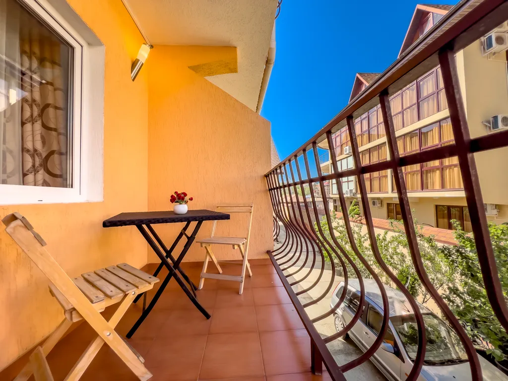 Стандарт 2-х местный с 2 кроватями и балконом