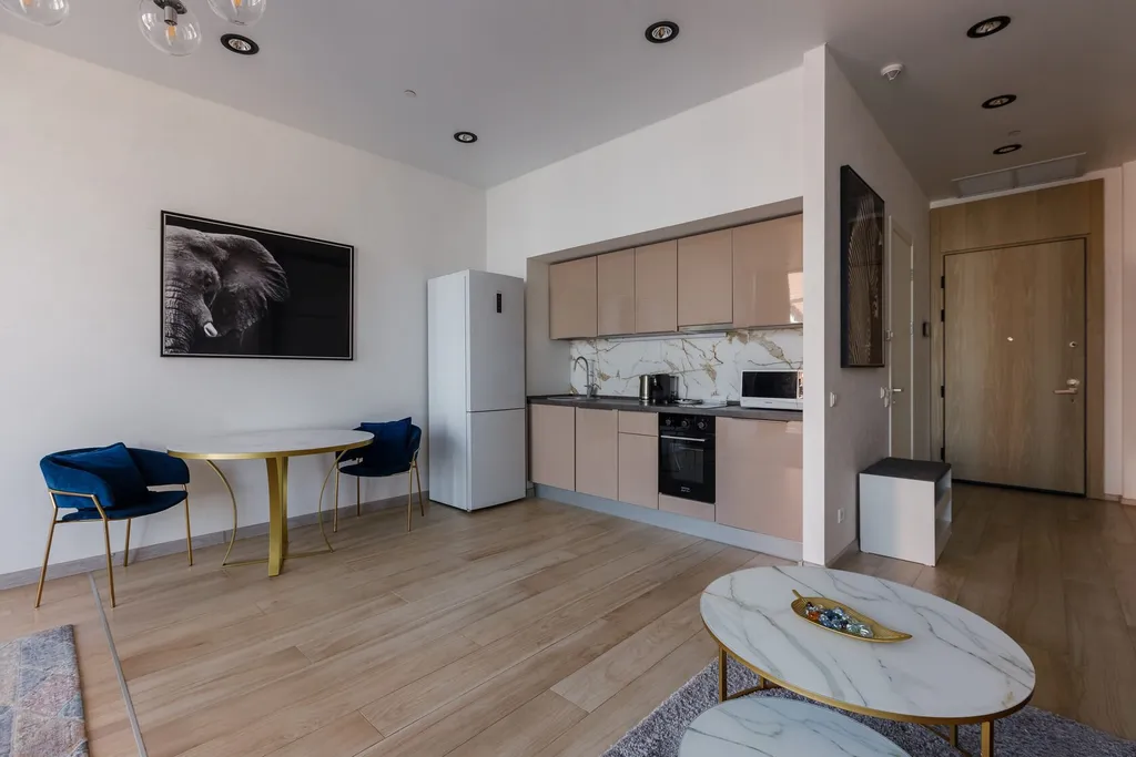 Студия в Москва-Сити с видом на башни