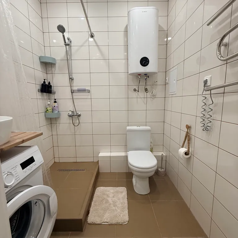 Светлая студия с видом на сопки