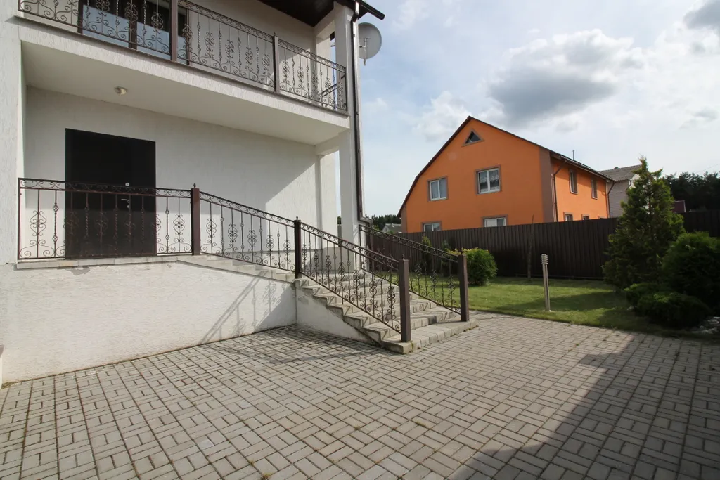 8-комнатный Дом