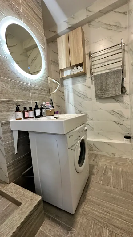 Студия с подогреваемым бассейном в клубном поселке