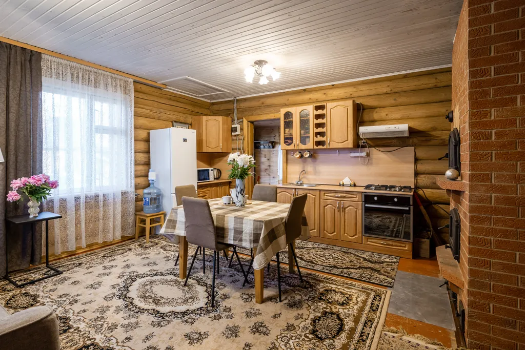 Дом 4 в  лесу у реки