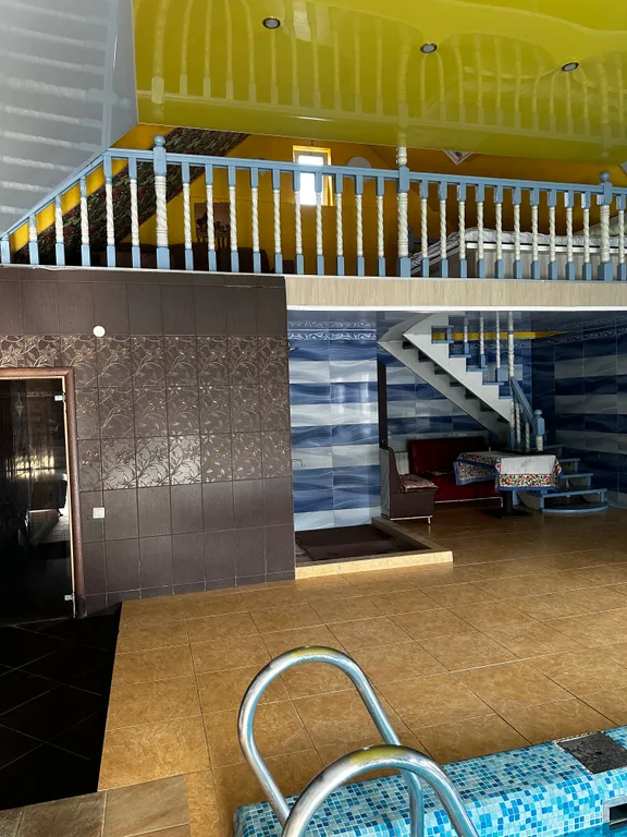 Коттедж с бассейном