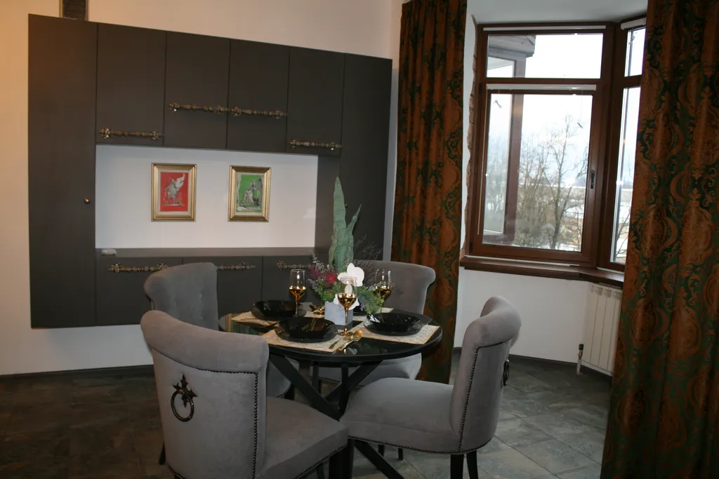 Уникальная двухэтажная квартира в центре города с видом на Кремль