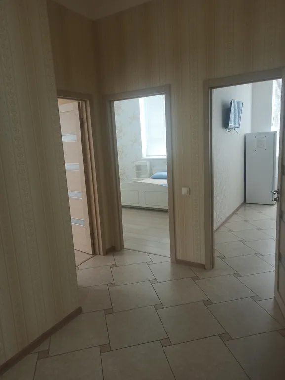 Уютная, трёхкомнатная квартира, с хорошим евроремонтом