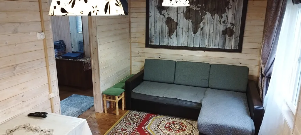 Романтик у реки