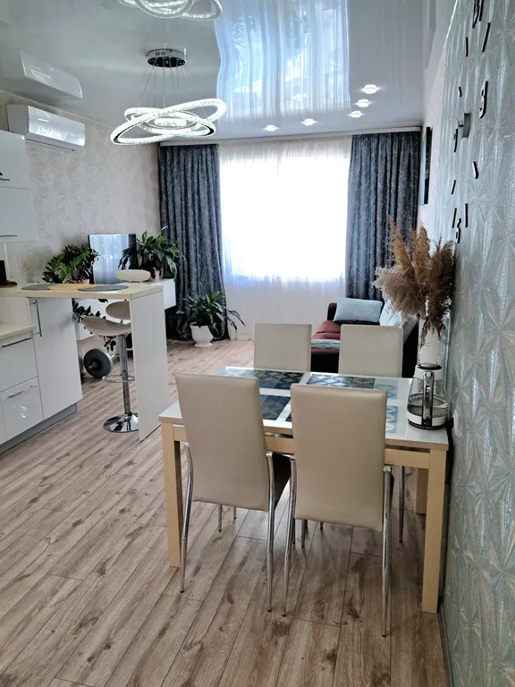 Уютная квартира в центре города на набережной