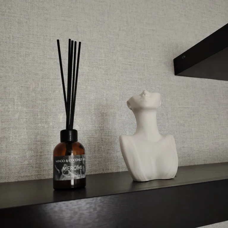 Квартира Квартира в сердце Нефтяников — Омск