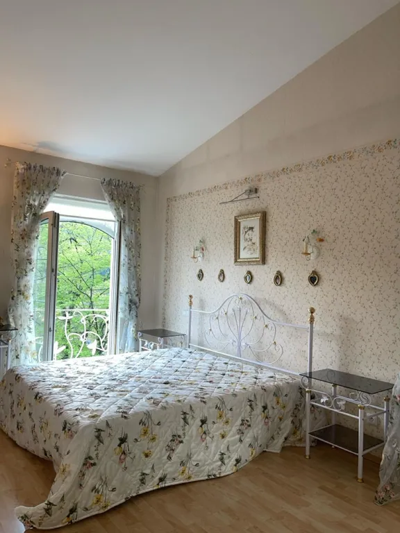 Особняк на берегу Тихого озера